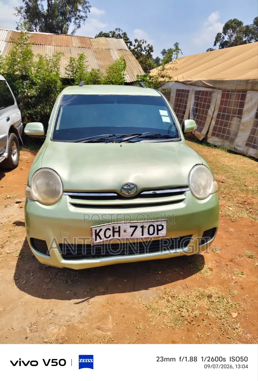 Toyota Sienta 2010 Green