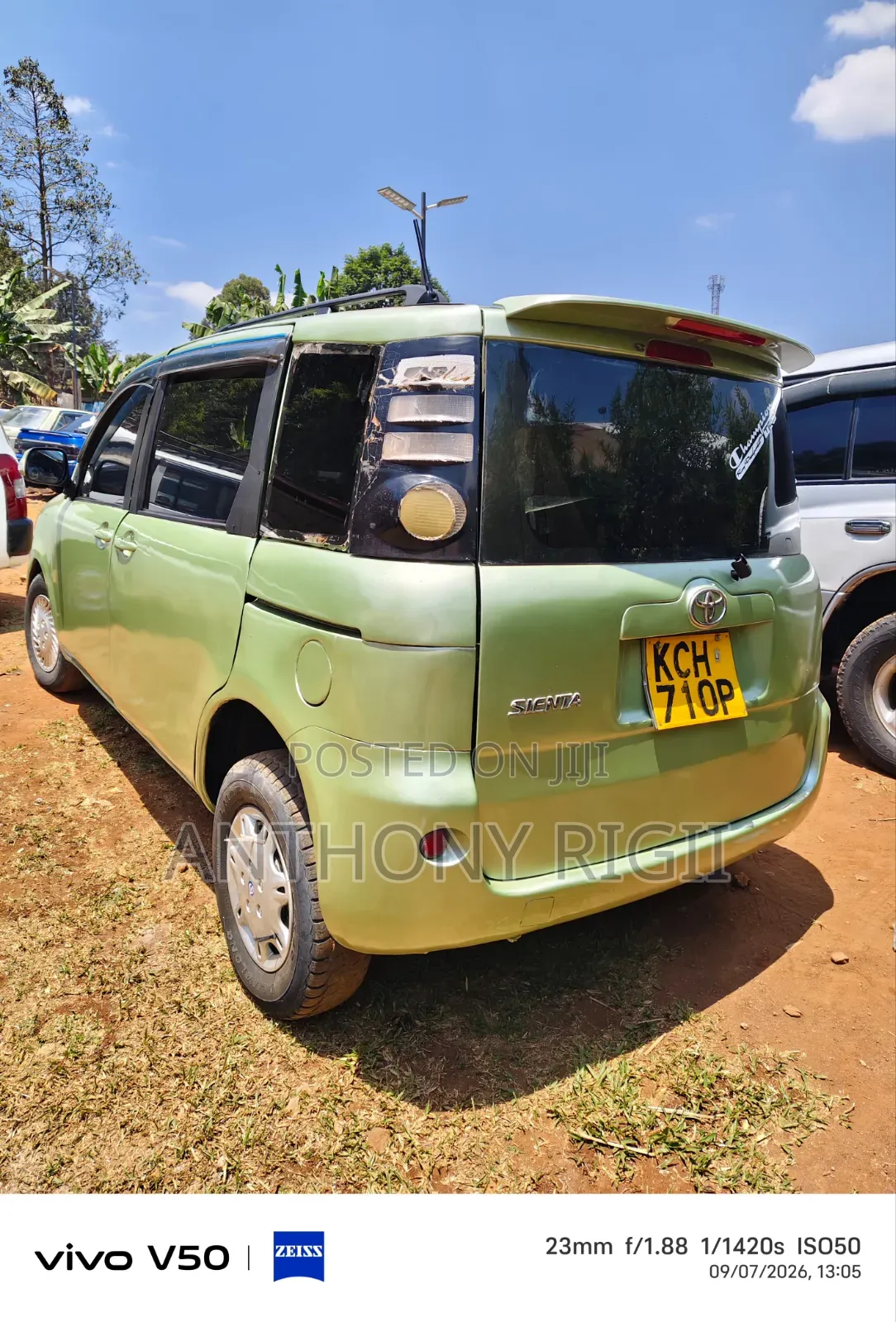 Toyota Sienta 2010 Green