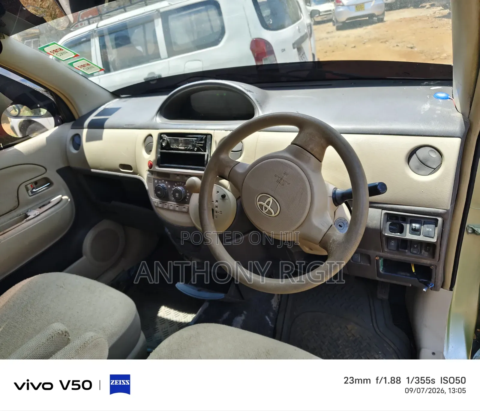 Toyota Sienta 2010 Green