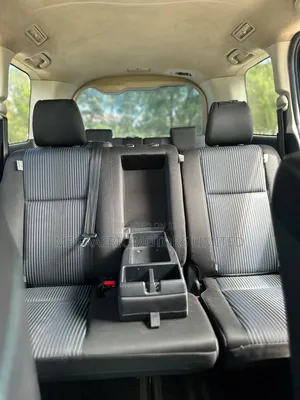 Toyota Noah 2.0 AWD (7 Seater) 2015 White