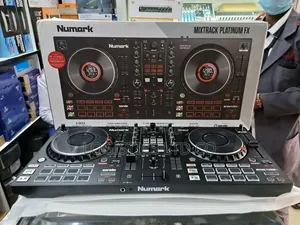 Numark Mixtrack Platinum FX - Serato DJ Hardware