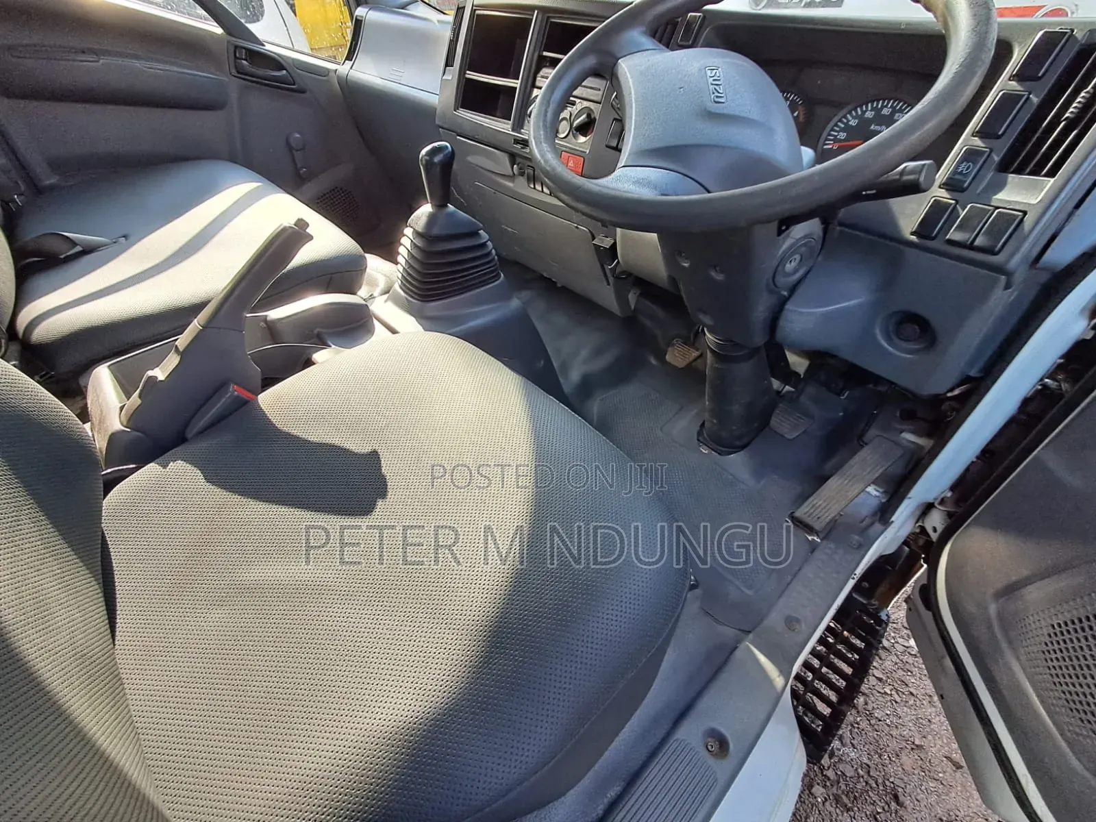 Isuzu NQR, 2021 White