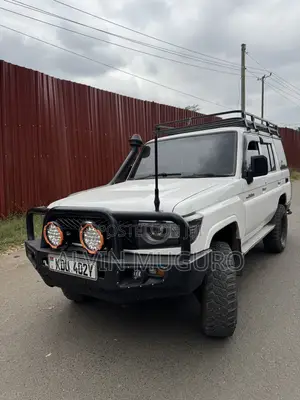 Toyota Land Cruiser 4x4 2007 White