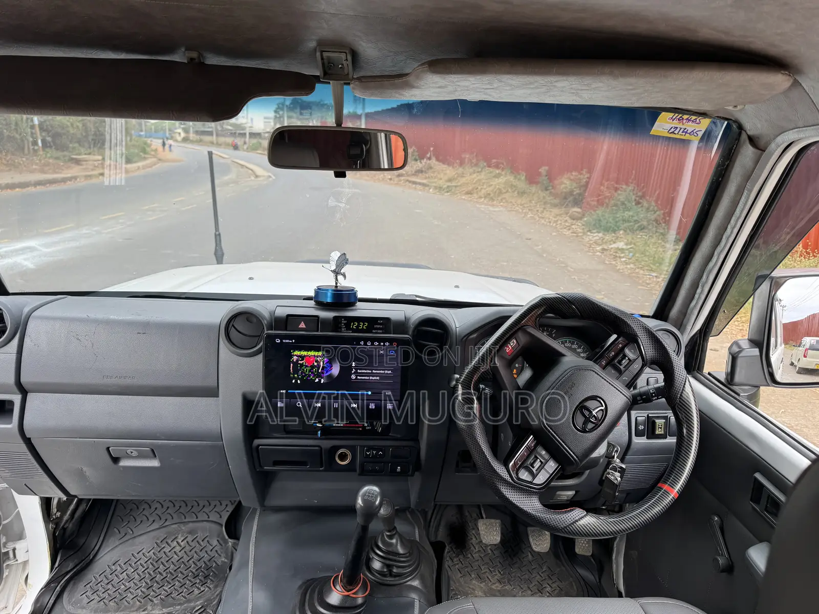 Toyota Land Cruiser 4x4 2007 White