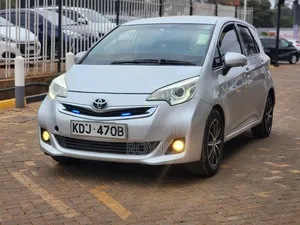 Toyota Ractis 1.5 FWD 2015 Silver