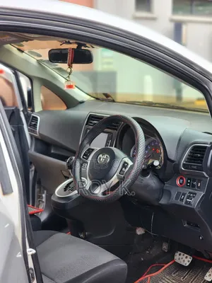 Toyota Ractis 1.5 FWD 2015 Silver