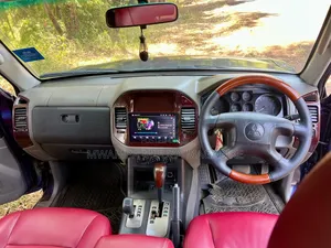 Mitsubishi Pajero 2005 Blue