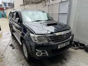 Toyota Hilux 2015 Black