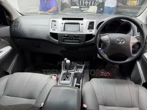 Toyota Hilux 2015 Black