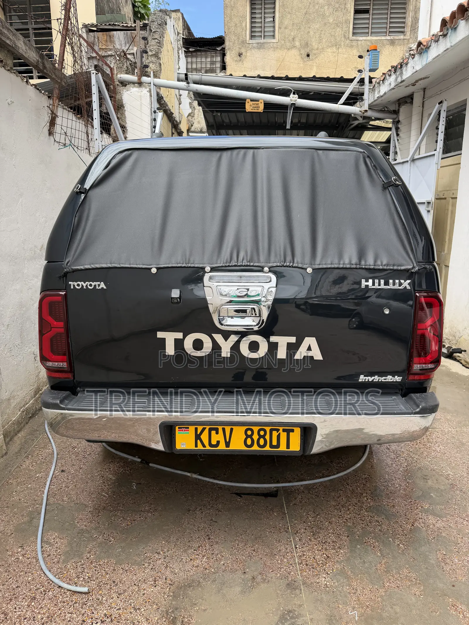 Toyota Hilux 2015 Black