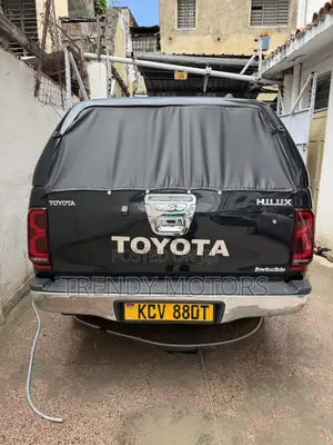 Toyota Hilux 2015 Black
