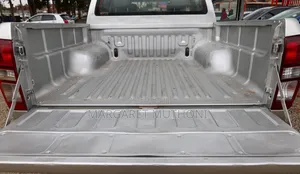 Isuzu D-MAX 2015 Silver