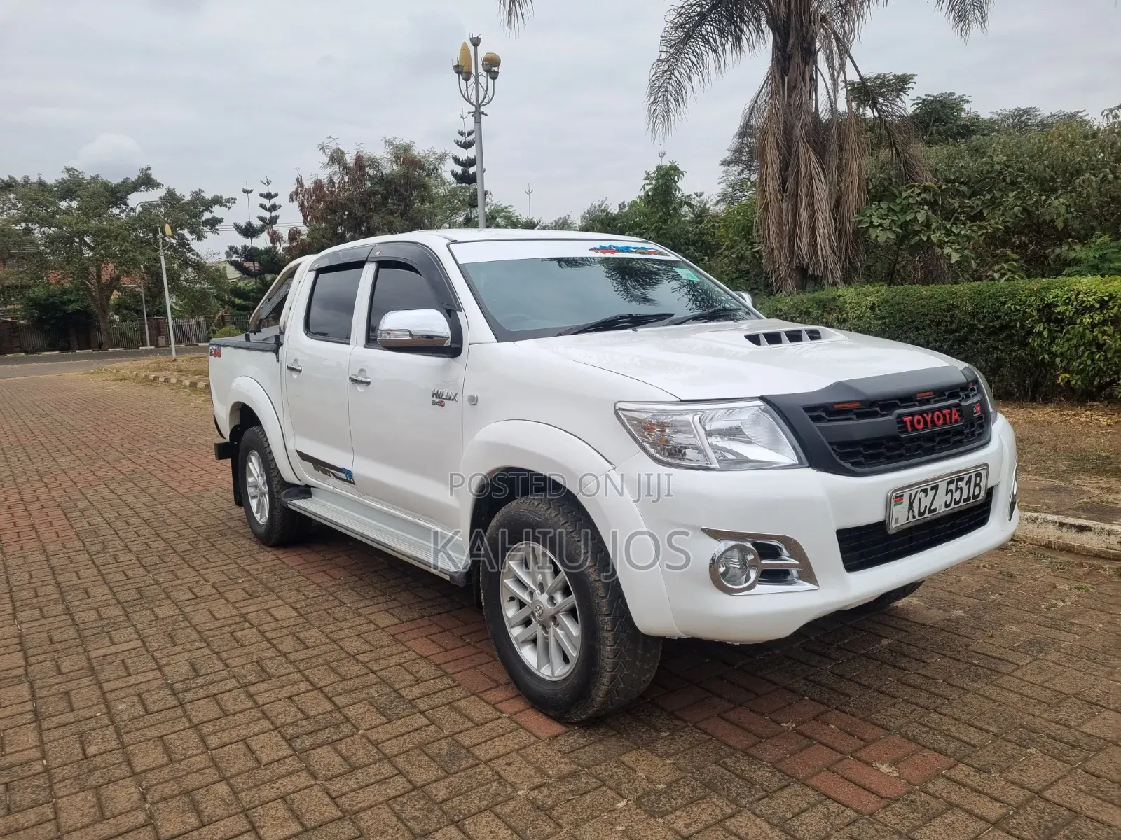 Toyota Hilux 2013 Off white