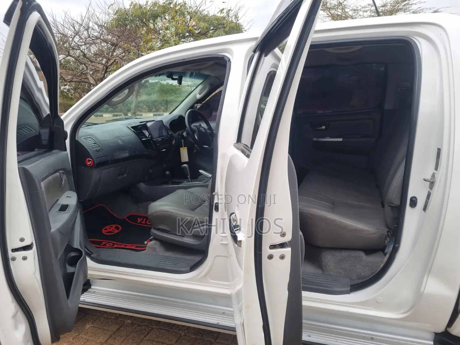 Toyota Hilux 2013 Off white