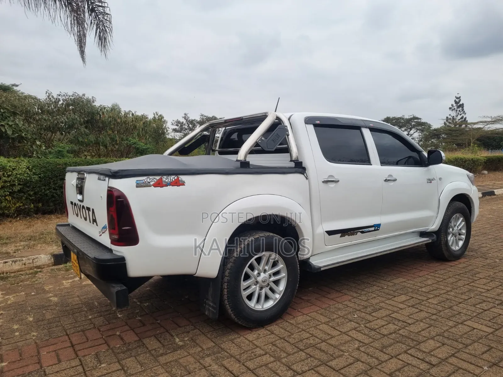 Toyota Hilux 2013 Off white