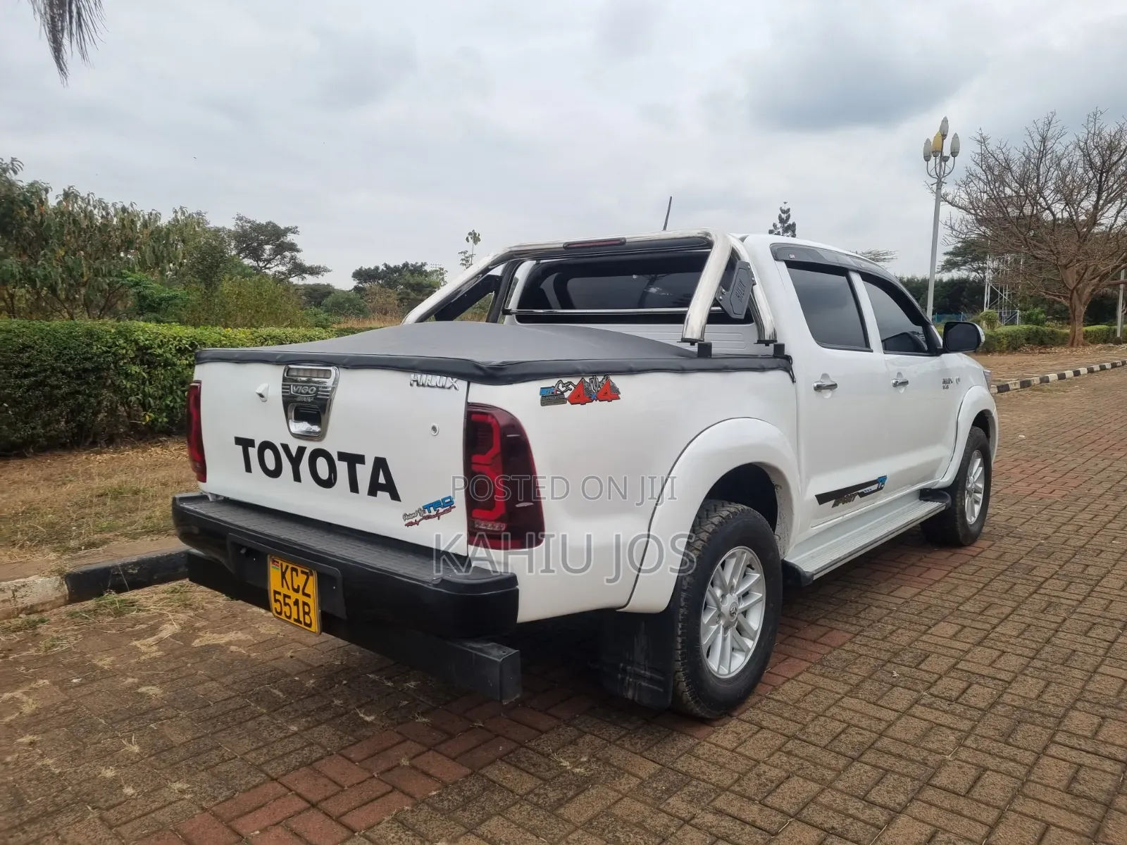 Toyota Hilux 2013 Off white