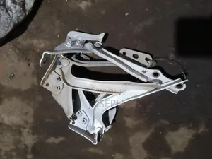 V8 Bonnet Hinges