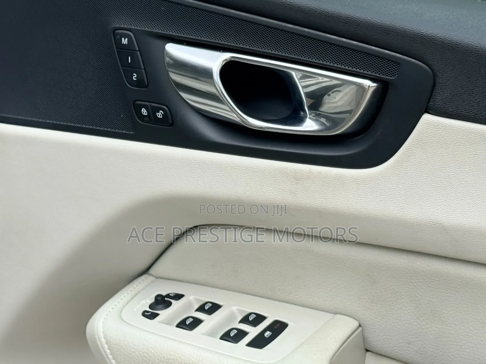 Volvo XC60 2019 Ivory