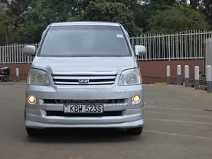 Toyota Noah 2010 Silver