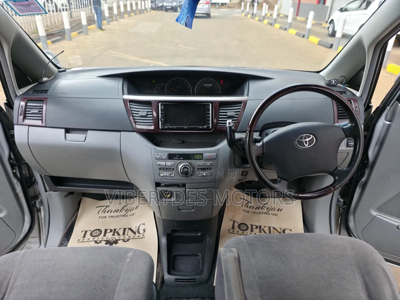 Toyota Noah 2010 Silver
