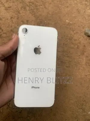 Apple iPhone XR 64 GB White