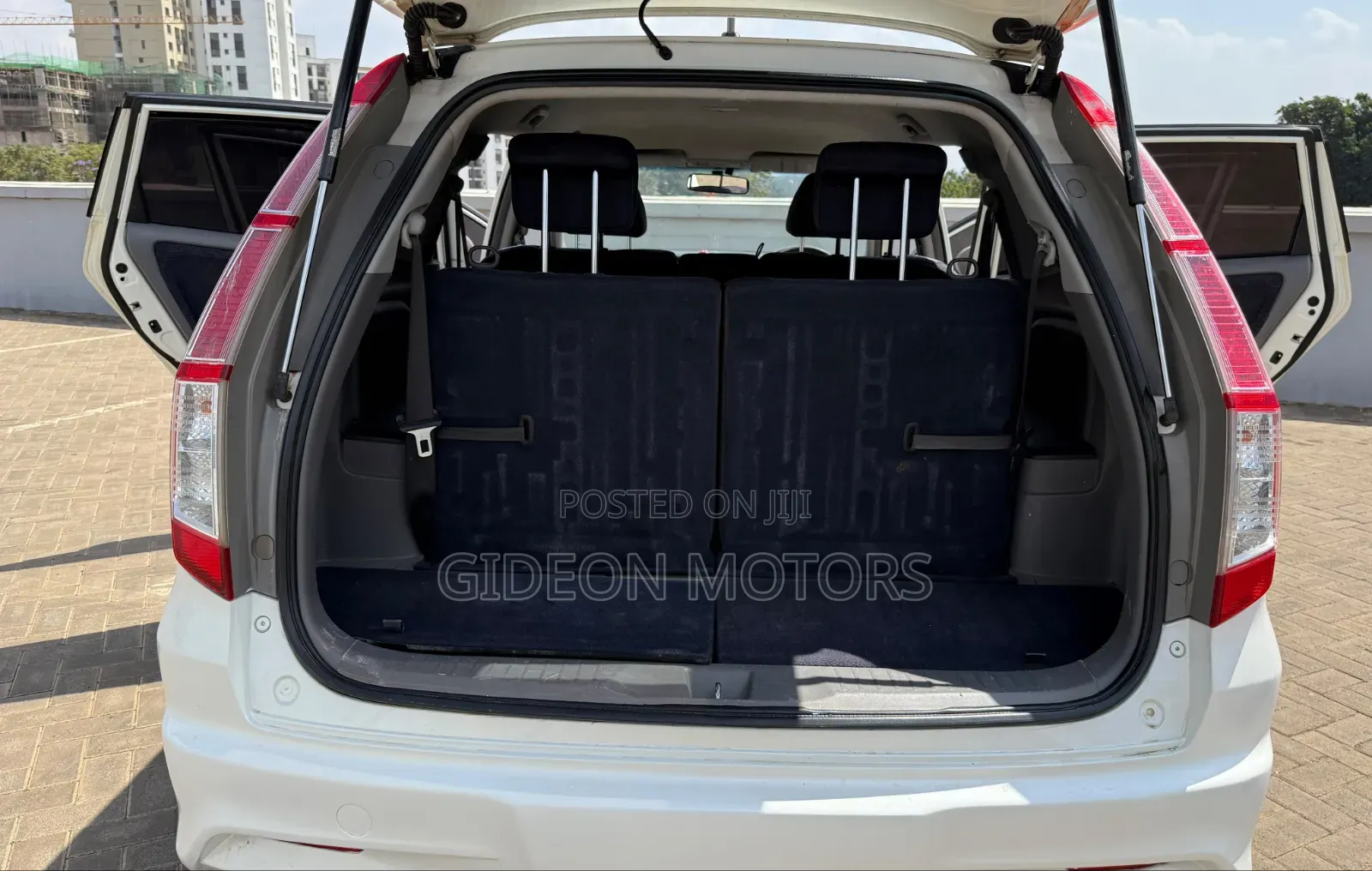 Honda Stream 2010 White