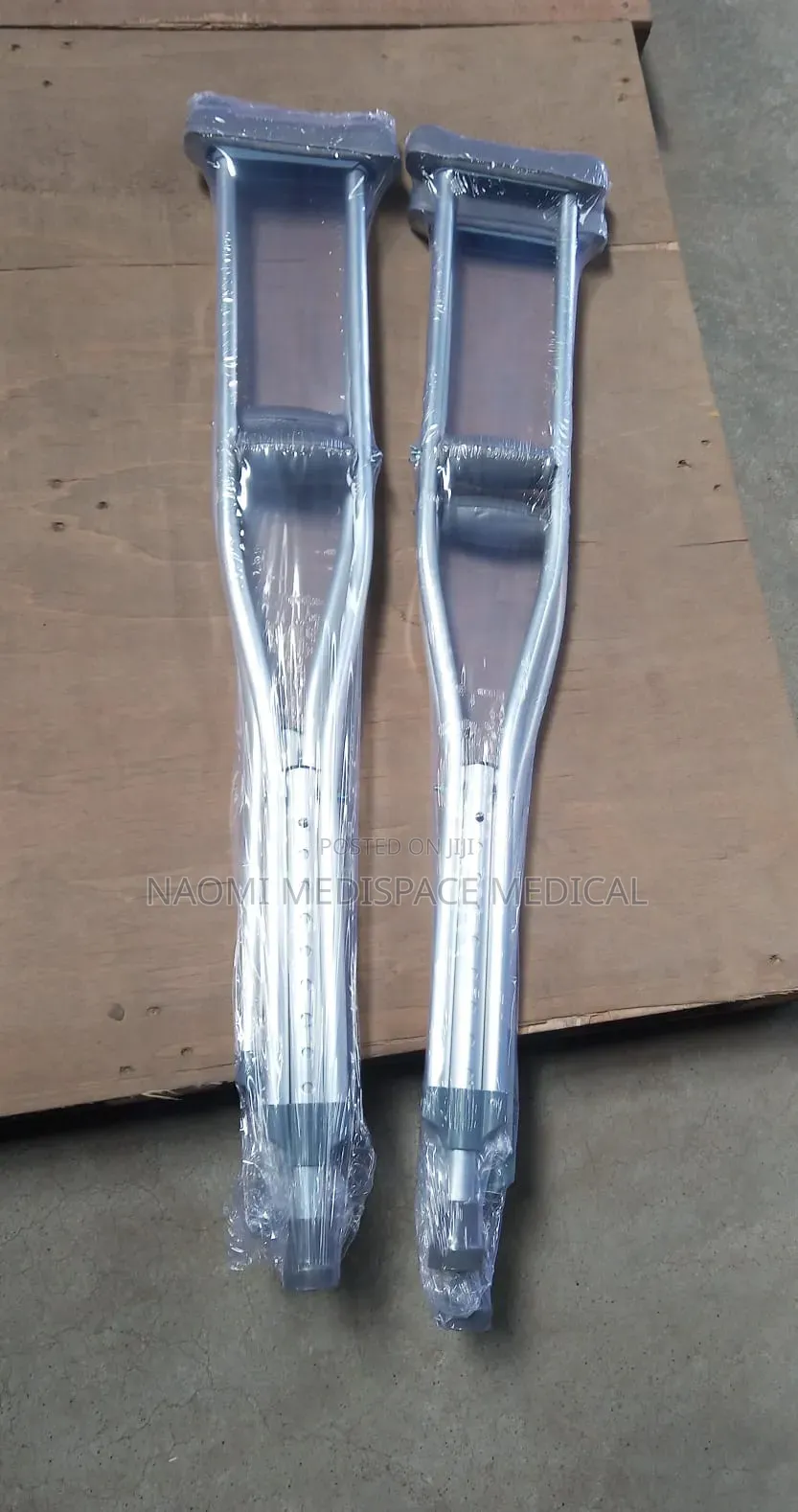 Quality, Strong, Adjustable Underarm Crutches (Pair)