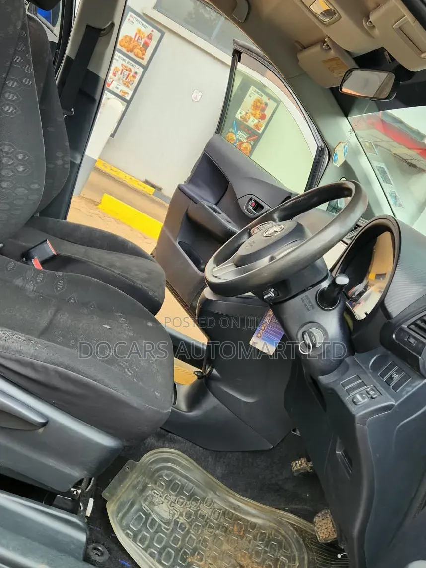 Toyota Ractis 2012 Black