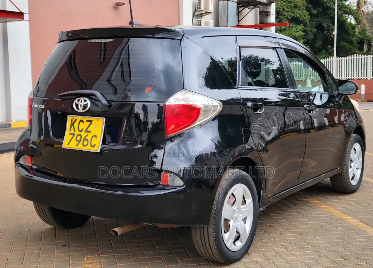 Toyota Ractis 2012 Black