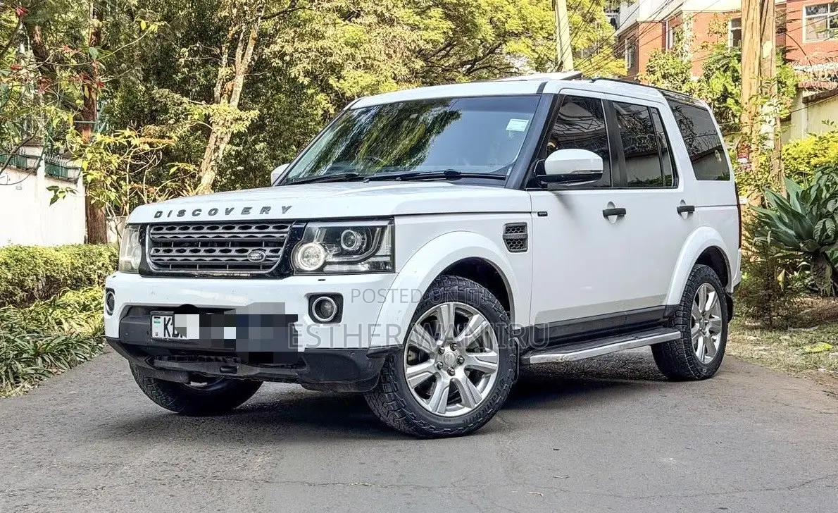 Land Rover Discovery 2017 White