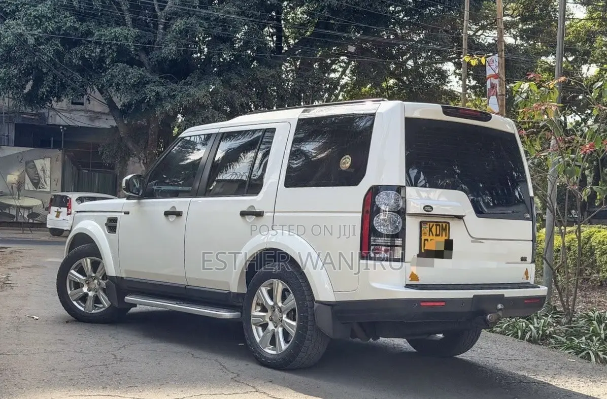 Land Rover Discovery 2017 White