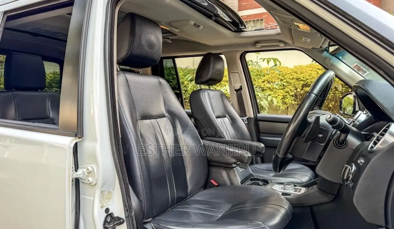 Land Rover Discovery 2017 White