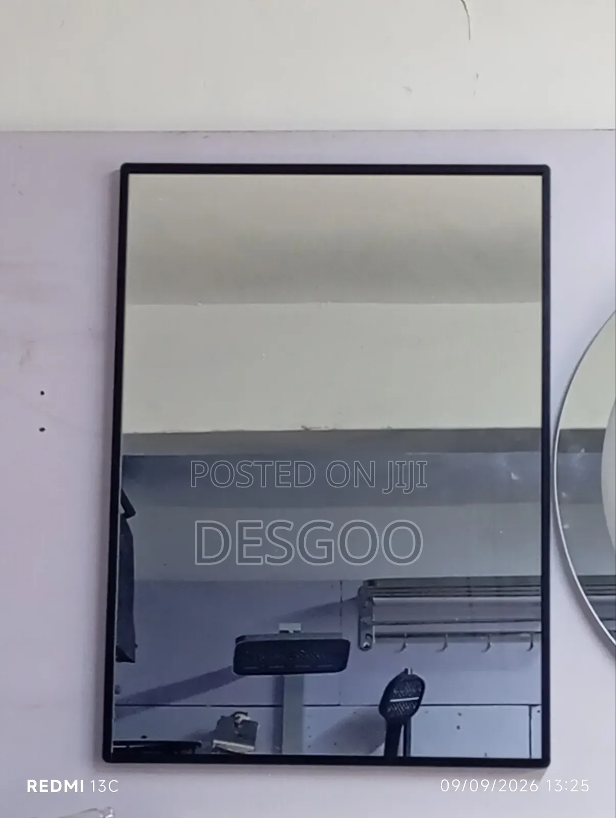 Round Mirror
