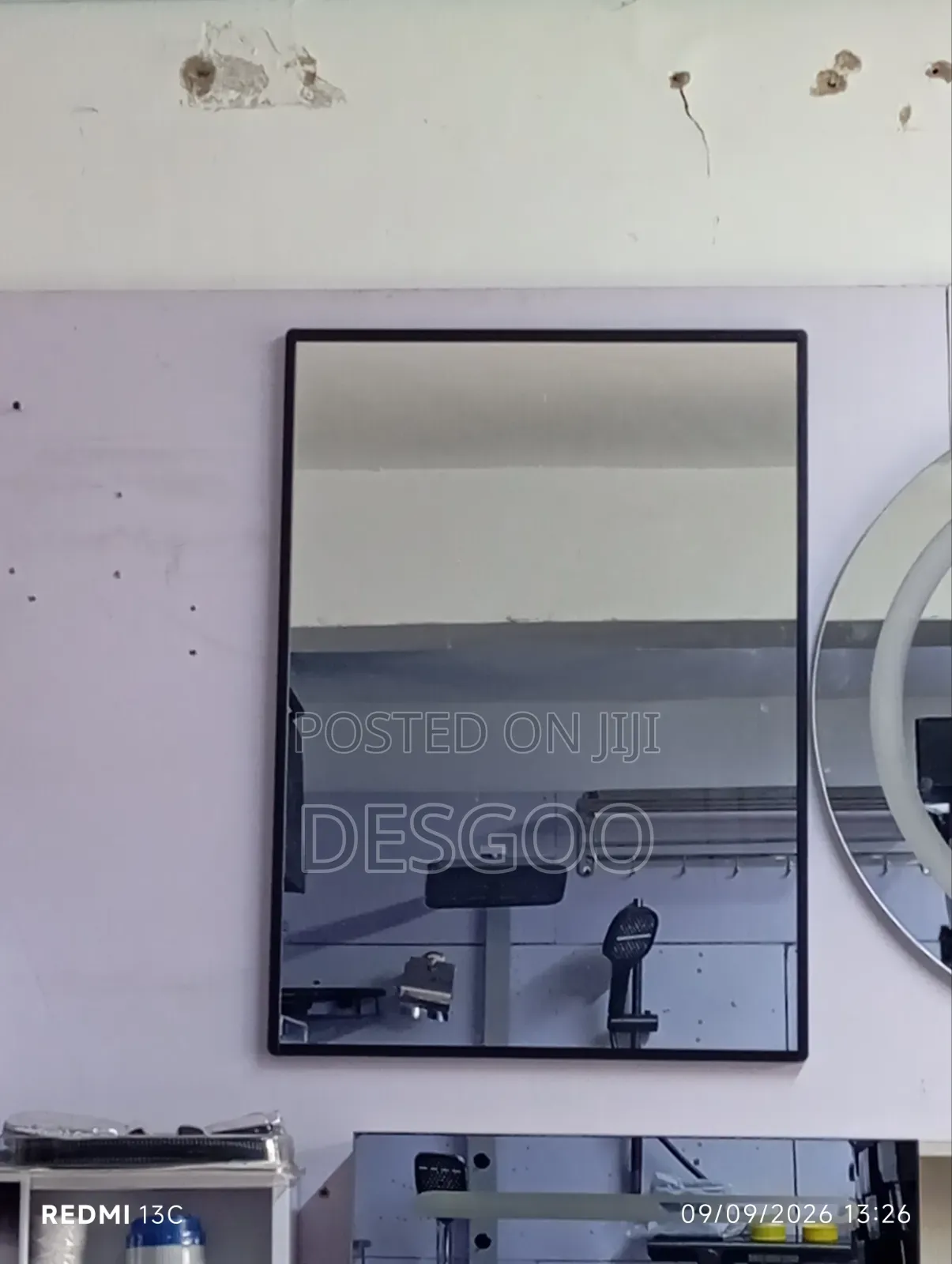 Round Mirror