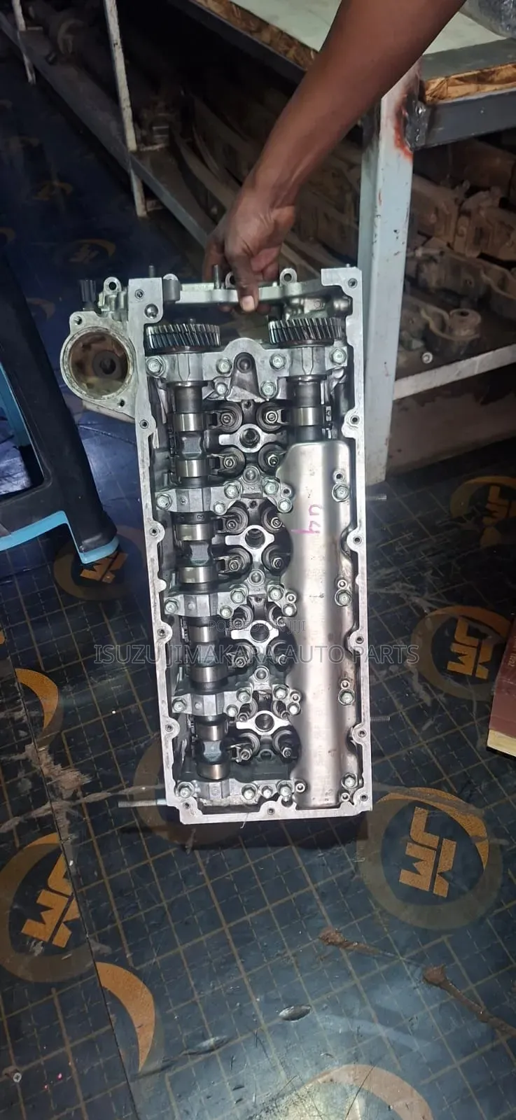Isuzu Dmax Cylinder Head 4jk1 Black Top Cover