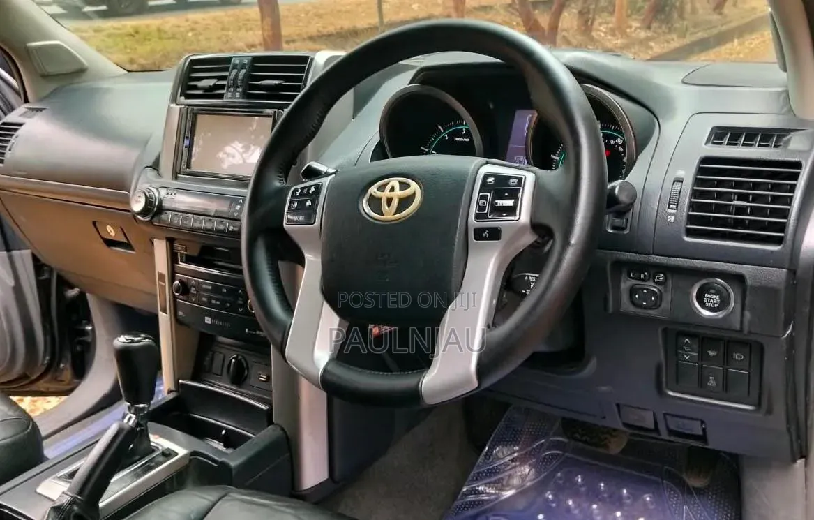 Toyota Land Cruiser Prado 2012