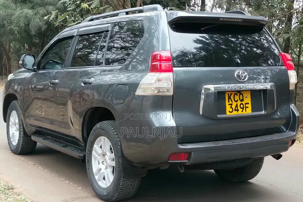 Toyota Land Cruiser Prado 2012