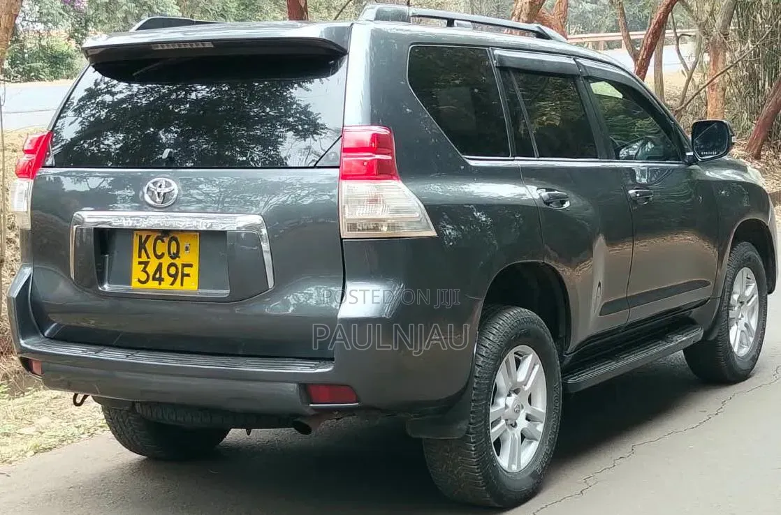 Toyota Land Cruiser Prado 2012