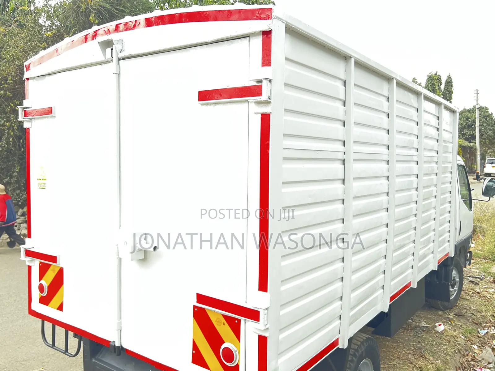 Mitsubishi Canter Lorry 1998 White