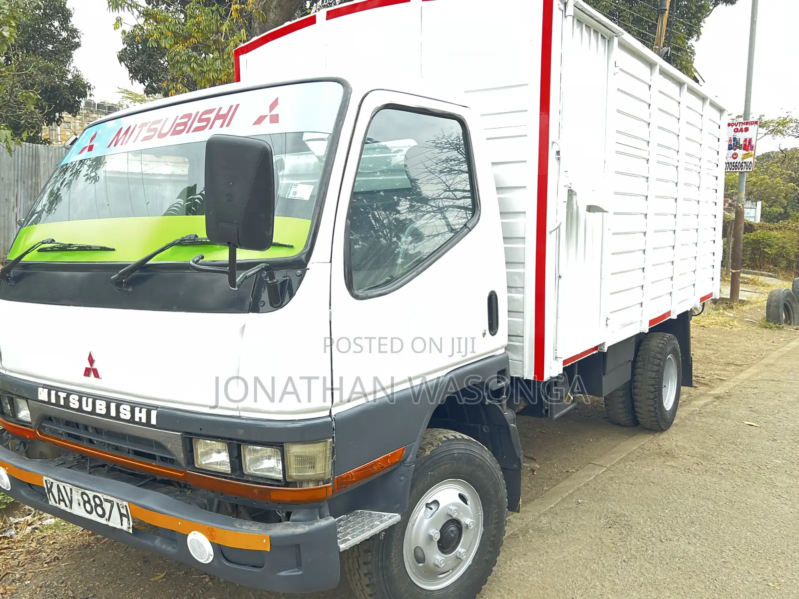 Mitsubishi Canter Lorry 1998 White