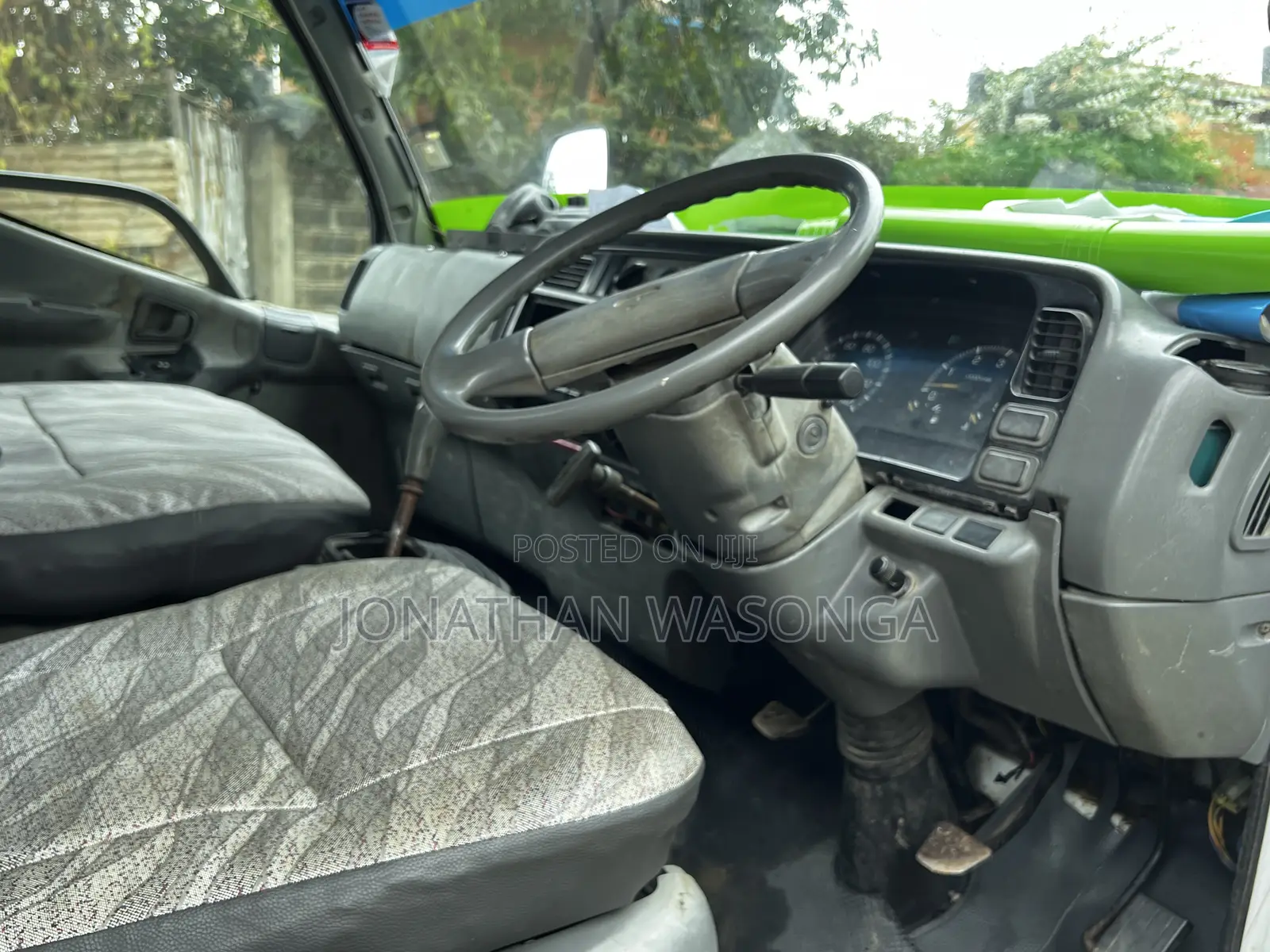 Mitsubishi Canter Lorry 1998 White