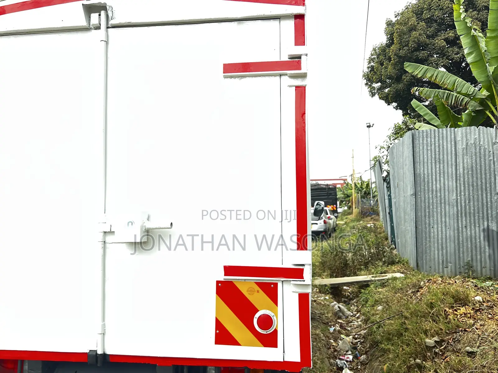 Mitsubishi Canter Lorry 1998 White