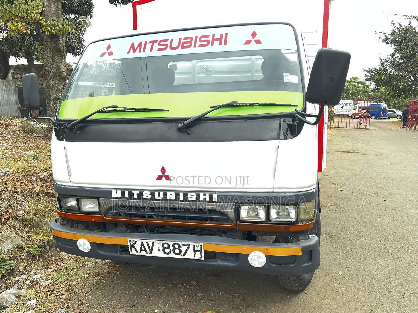 Mitsubishi Canter Lorry 1998 White