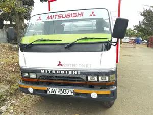 Mitsubishi Canter Lorry 1998 White