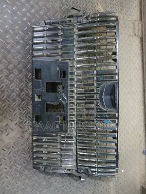Noah Esquire Front Grill