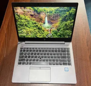 Laptop HP ZBook Firefly 14 G7 16GB Intel Core i7 SSD 256GB
