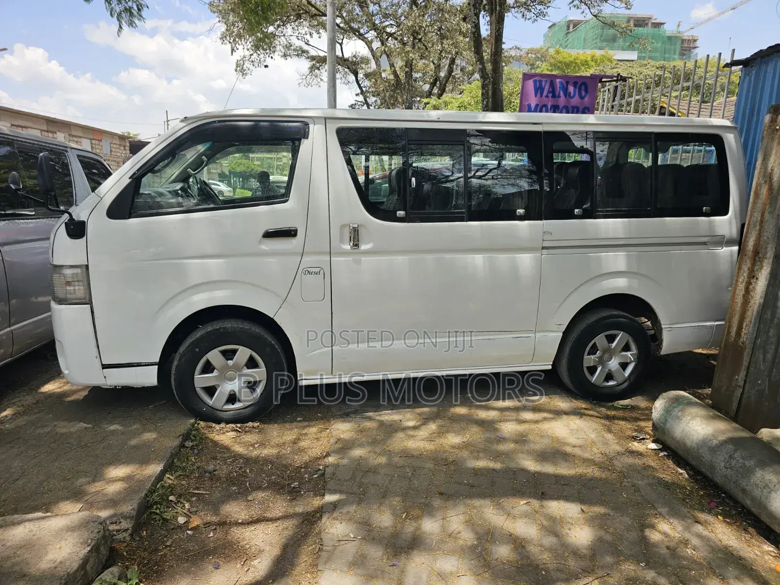 Toyota HiAce 2011 White