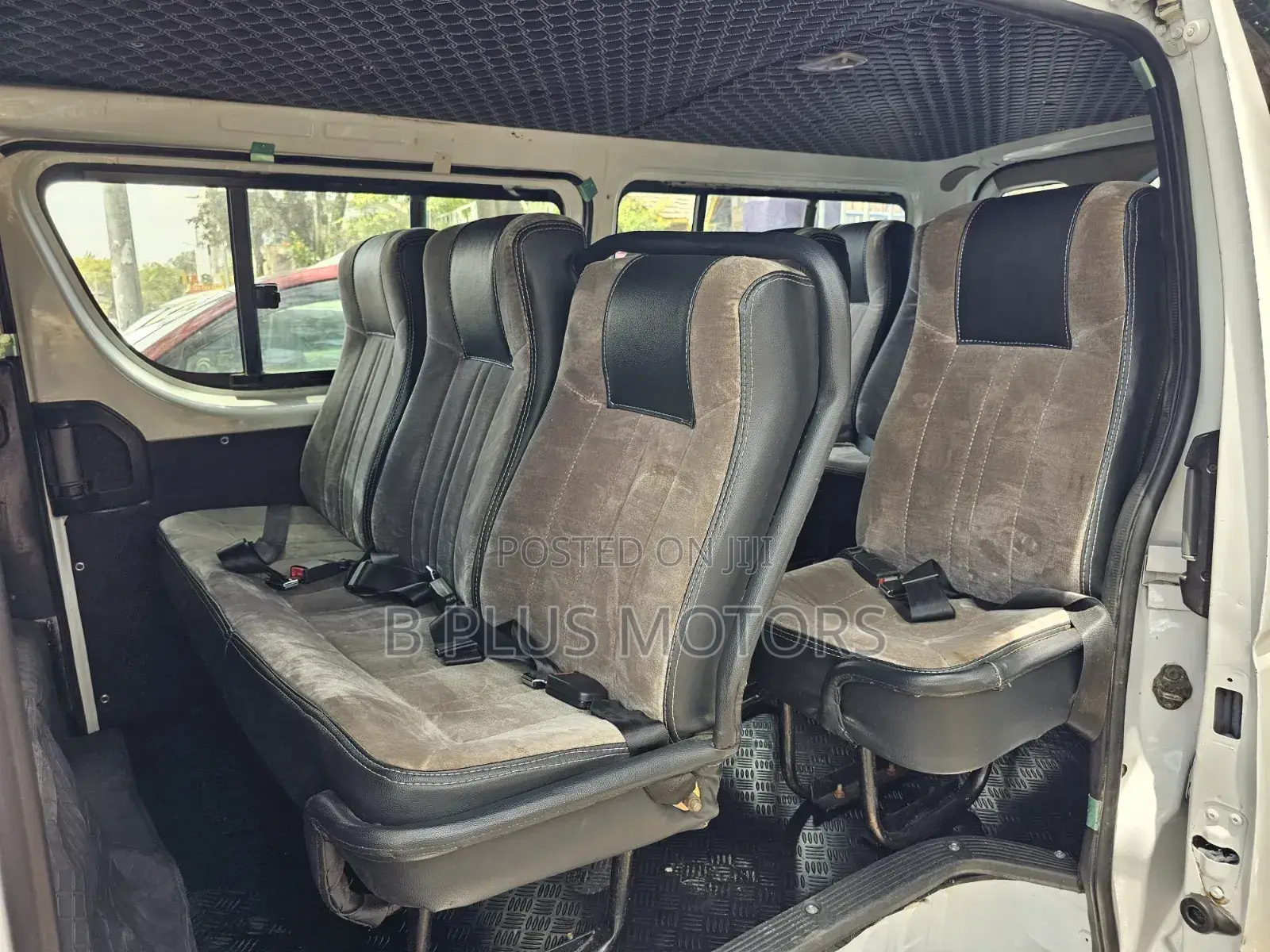 Toyota HiAce 2011 White