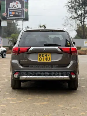 Mitsubishi Outlander 2015 Gray