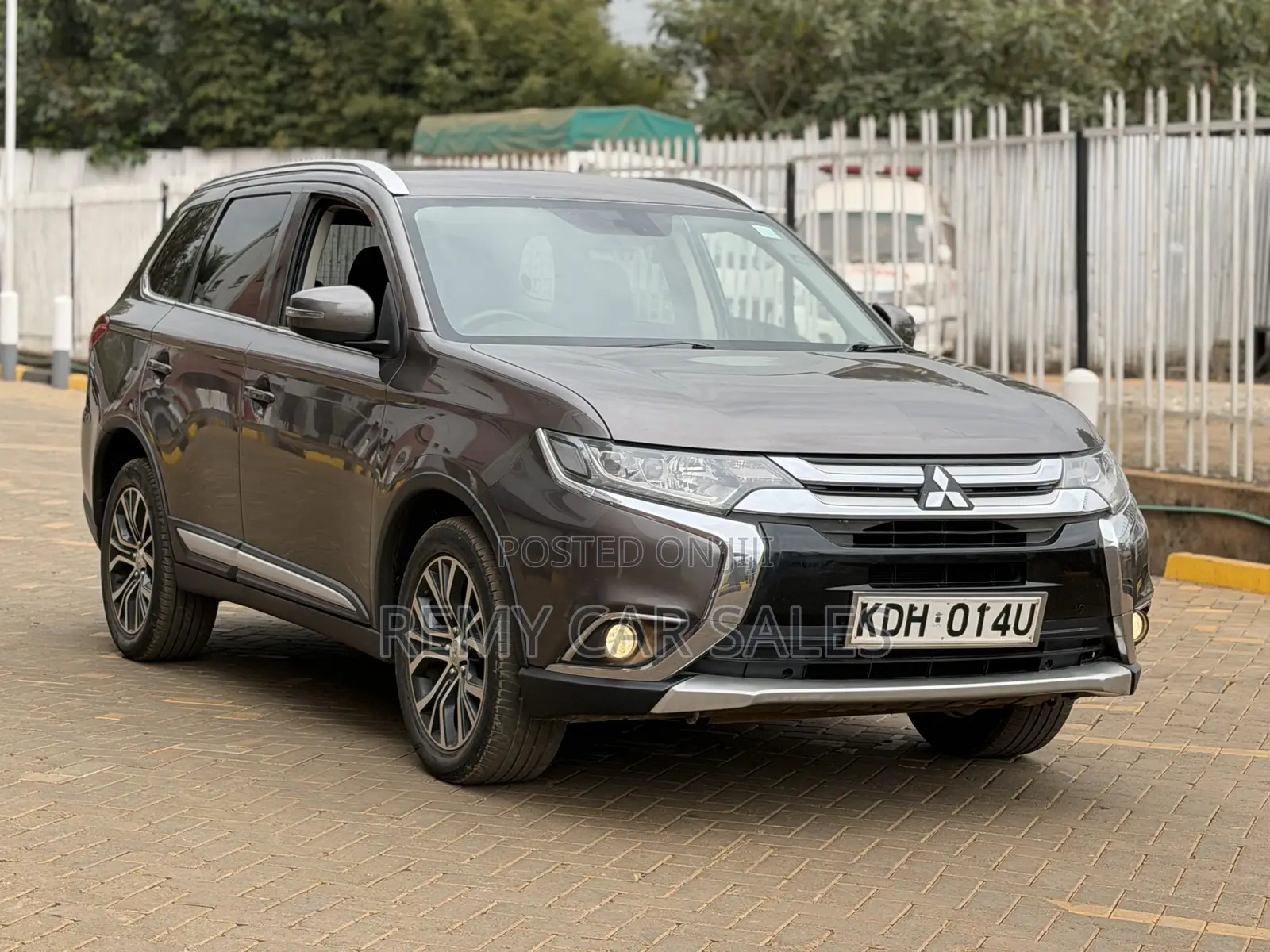 Mitsubishi Outlander 2015 Gray